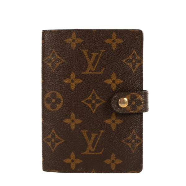 Shop safe online at Labellov in Antwerp, Brussels and Knokke this 100% authentic second hand Louis Vuitton Monogram Agenda Cover PM