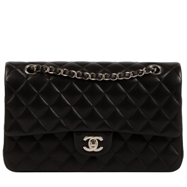 Shop safe online at Labellov in Antwerp, Brussels and Knokke this 100% authentic second hand Chanel Black Lambskin Medium Classic Flap Bag