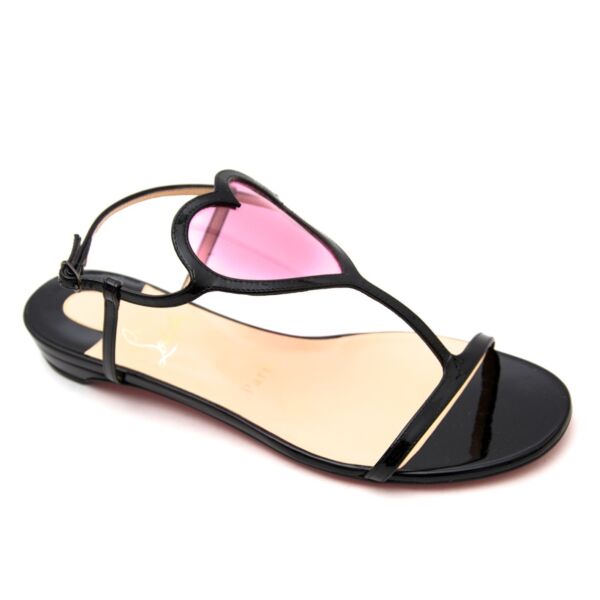 Vintage Louboutin sandals for the best price at Labellov webshop. Safe and secure online shopping with 100% authenticity. Vintage Louboutin sandals pour le meilleur prix.