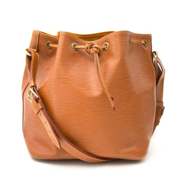 Bent u opzoek naar een Louis Vuitton Camel Epi Noé Bag? 