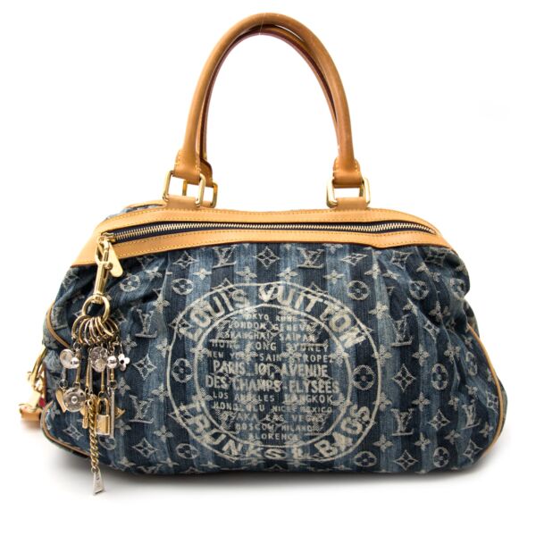 Buy and sell your preloved designer bags for the best rates online at Labellov luxury