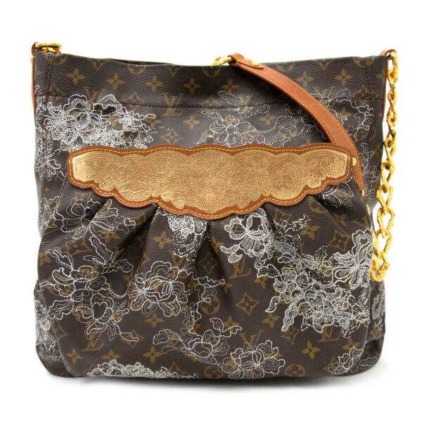 shop safe online at the best price Louis Vuitton Limited Dentelle Fersen Bag 
