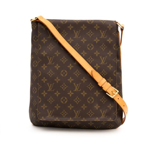 Vintage Louis Vuitton Musette Salsa Messenger Bag for the best price at Labellov webshop. Safe and secure online shopping with 100% authenticity. Vintage Louis Vuitton Musette Salsa Messenger Bag pour le meilleur prix.