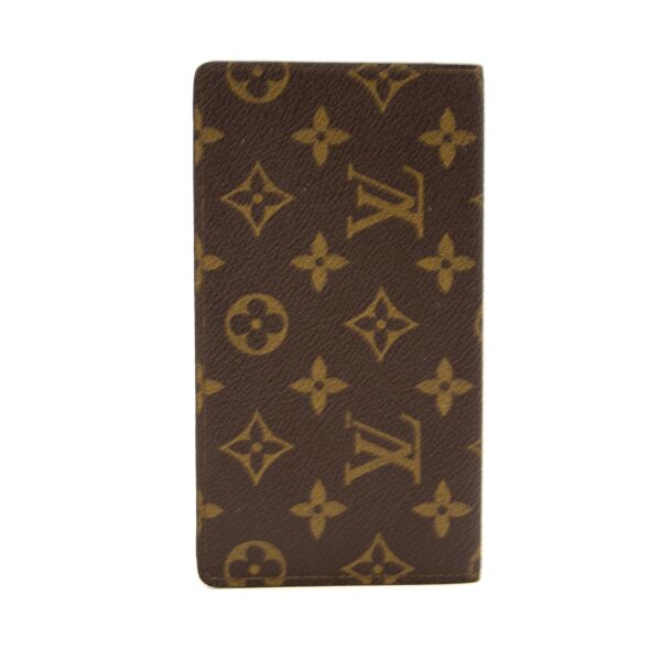 Buy now safe and secure a real Louis Vuitton Monogram checkbook cover on www.labellov.com at the best price.