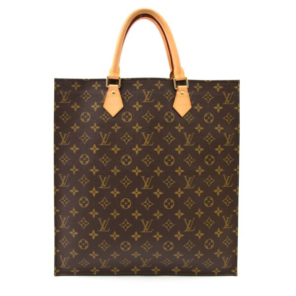 Authentic Louis Vuitton Sac Plat now available at Labellov Belgium in Antwerp at the best price in 2017