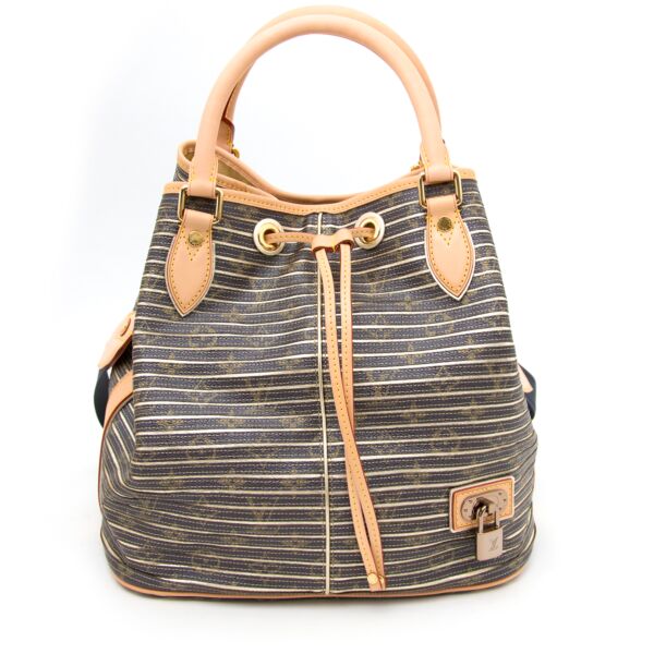 Louis Vuitton BRAND NEW "Neo Eden Peach" Drawstring Bag for sale in Antwerp Belgium or online at Labellov, designer vintage items at affordable prices and worldwide shipping. 