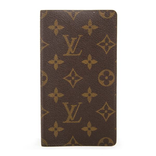 Louis Vuitton Monogram Passport Cover now for sale at labellov vintage fashion webshop belgium