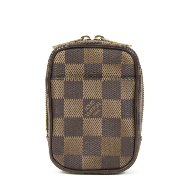Authentieke Tweedehandse Louis Vuitton Damier Canvas Etui Okapi PM Bag juiste prijs veilig online shoppen luxe merken webshop winkelen Antwerpen België mode fashion