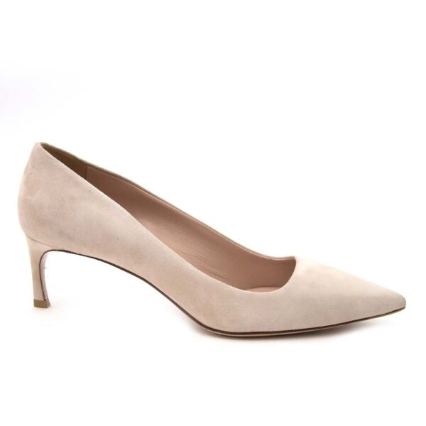 Buy authentic secondhand Miu Miu heels at the right price at LabelLOV vintage webshop. Safe and secure online shopping.