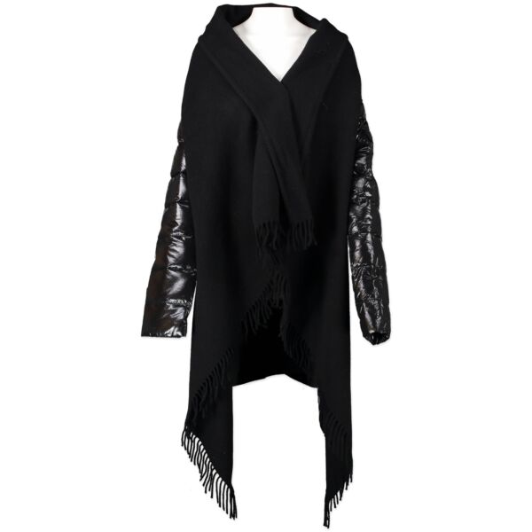 Authentieke Tweedehands Moncler Black Mantella Cape Jacket juiste prijs veilig online shoppen luxe merken webshop winkelen Antwerpen België mode fashion
