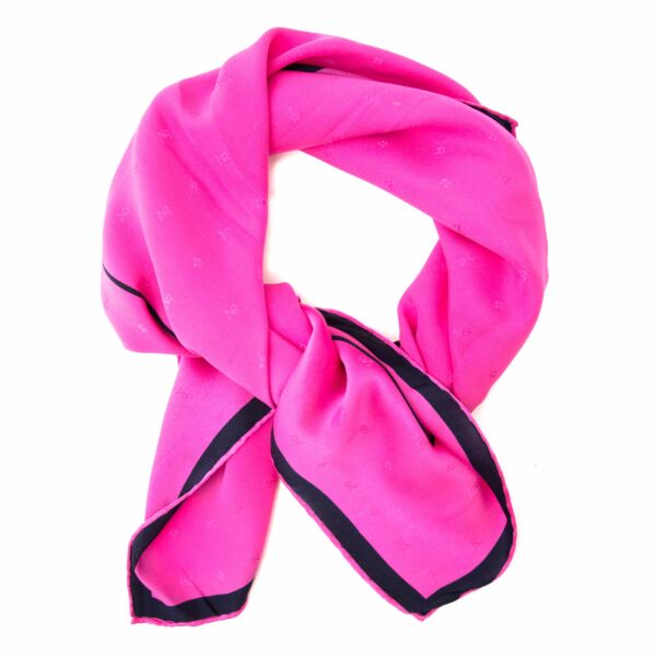 buy now online your secondhand Nina Ricci Pink Scarf on labellov.com