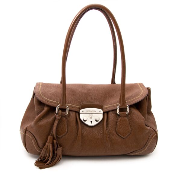 Looking for a designer bag? Buy and sell yours easily at Labellov timeless luxury