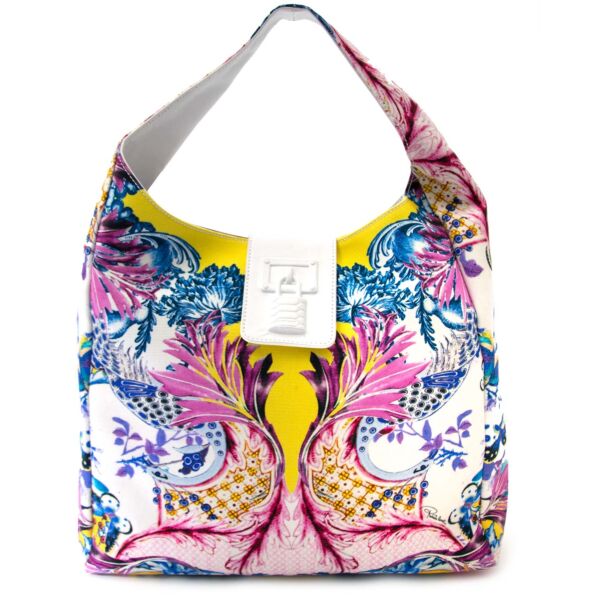 Roberto Cavalli Colourful Canvas Large Hobo Bag Buy authentic designer Roberto Cavalli secondhand bags at Labellov at the best price. Safe and secure shopping. Koop tweedehands authentieke Roberto Cavalli tassen bij designer webwinkel labellov.