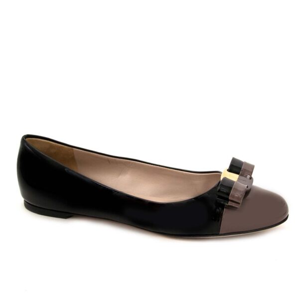 Salvatore Ferragamo Two Tone Patent Flats - size 37