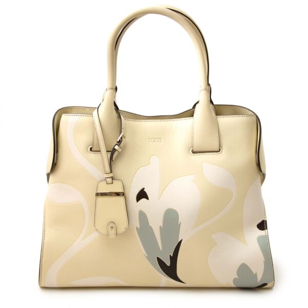 Buy vintage Tod's bags at Labellov for the lowest price