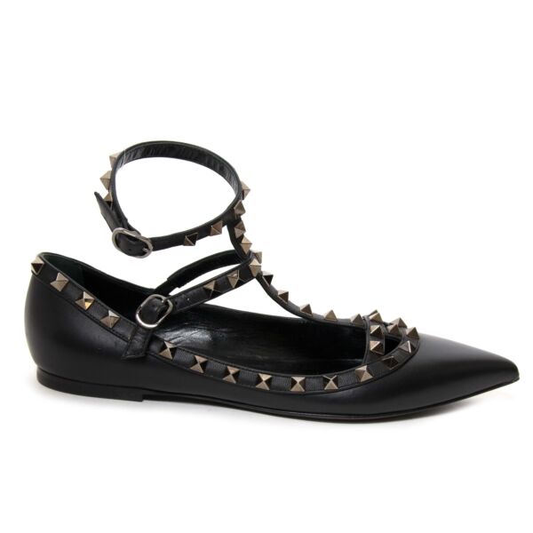koop Valentino Black Leather Rockstud Flats - Size 38,5 bij labellov een betaal veilig online