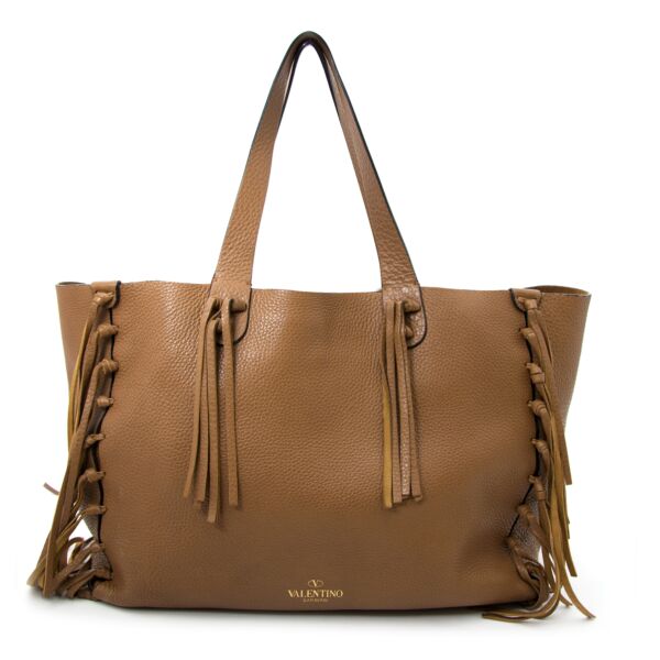 Buy and sell your preloved designer bags for the best rates online at Labellov luxury