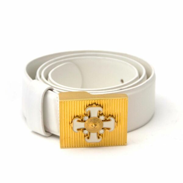 Buy authentic secondhand Versace white belt at the right price at LabelLOV vintage webshop. Safe and secure online shopping.