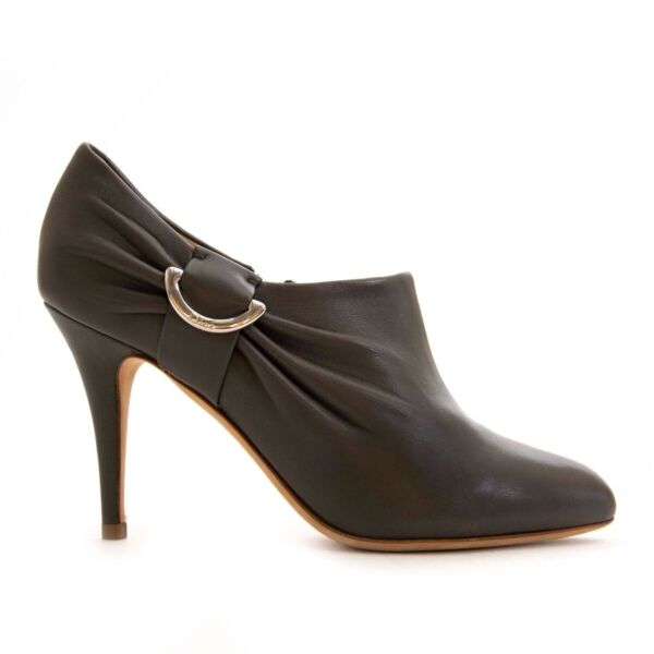 Koop tweedehands Dior schoenen bij Labellov.