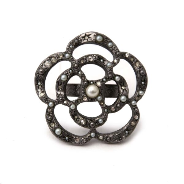 koop chanel camellia ring tweedehands bij labellov
