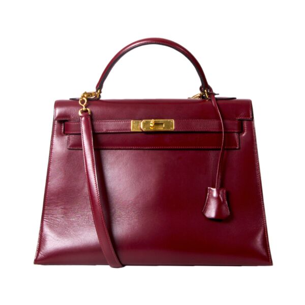 Vintage Hermes Kelly Bag . Shop safe online with Labellov. Vind 100% authentieke tweedehands Hermes handtassen & accessoires. Découvrez les articles Hermès d'occasion authenticité garantie.