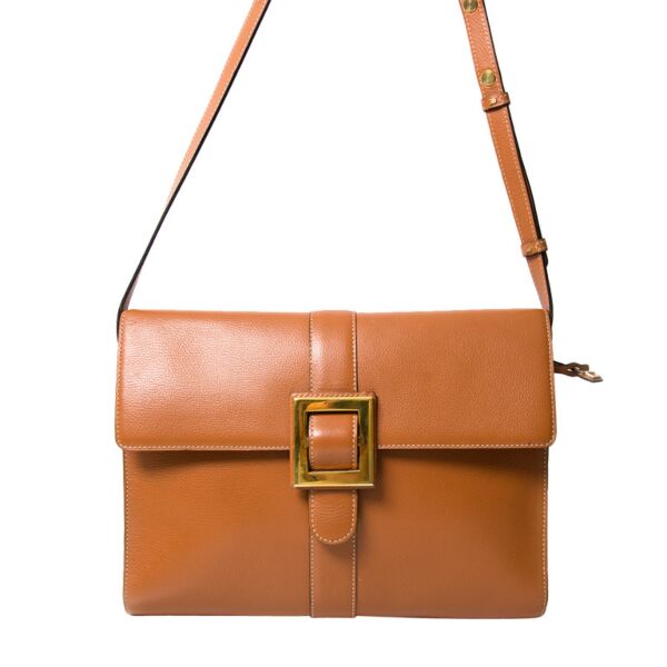 Vintage Delvaux Cognac & Gold Shoulder Bag. Shop authentic second hand vintage designer fashion, bags, accessories by top luxury brands. Labellov is een tweedehands winkel in Antwerpen, België.  Seconde main et occasion vintage boutique a Anvers, Belgiqu