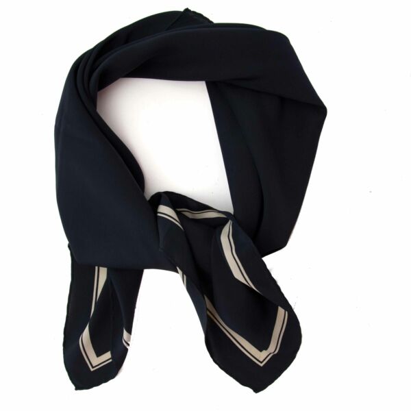 buy now online your secondhand Yves Saint Laurent Dark Blue Scarf on labellov.com