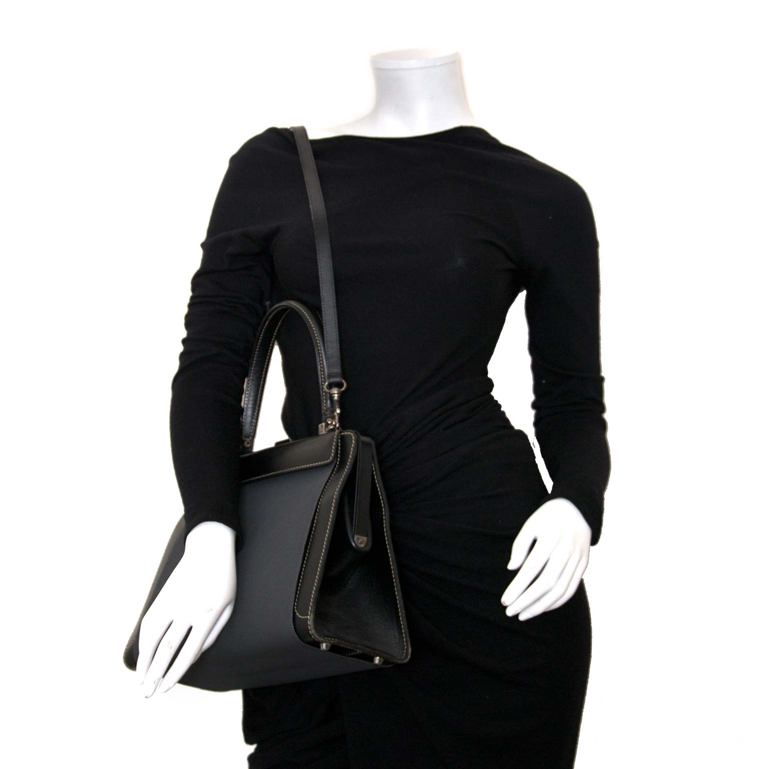 At Auction: Delvaux handbag 'Gué' in black leather