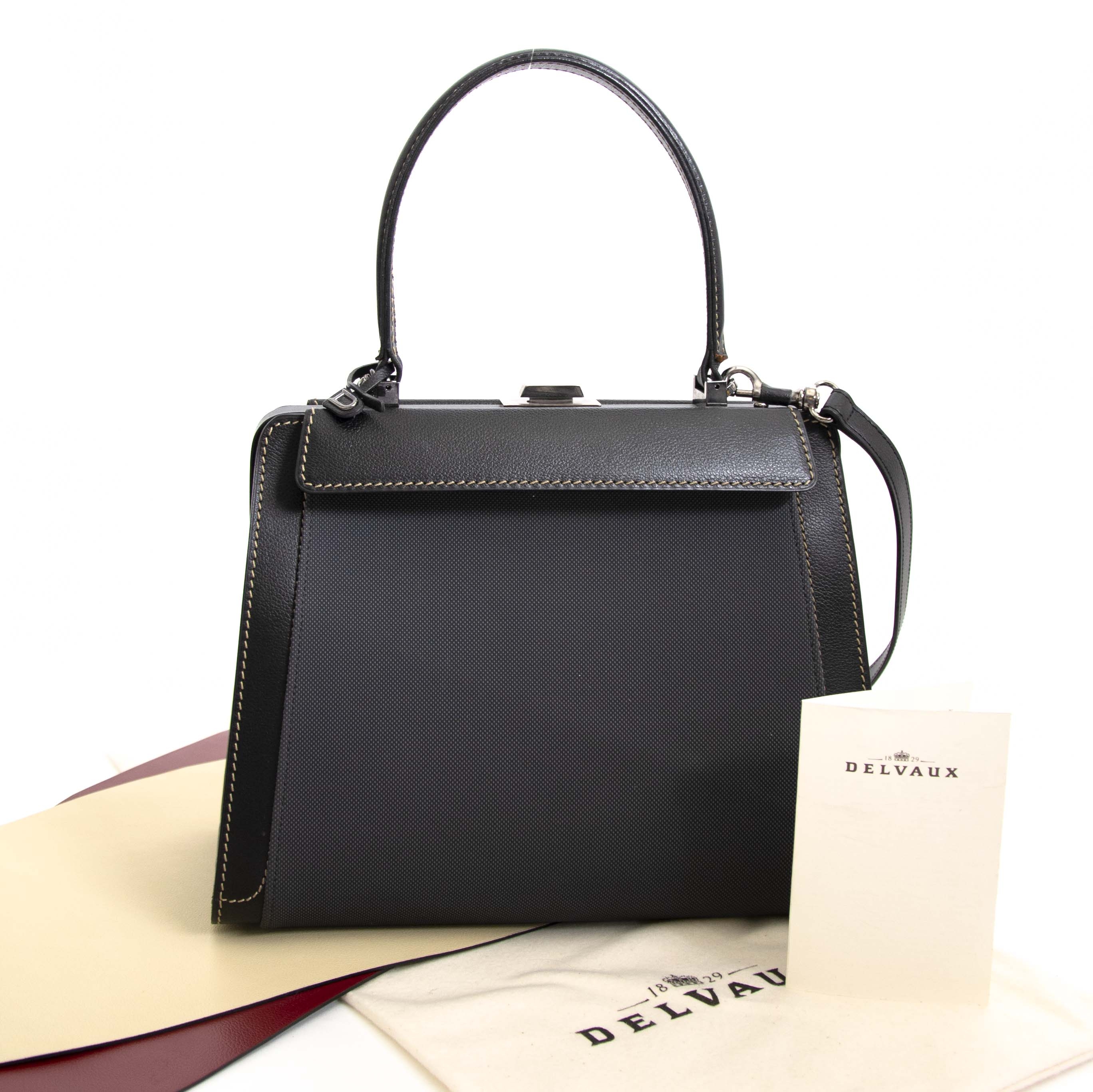 delvaux_illusion_noir_1226_3.jpg