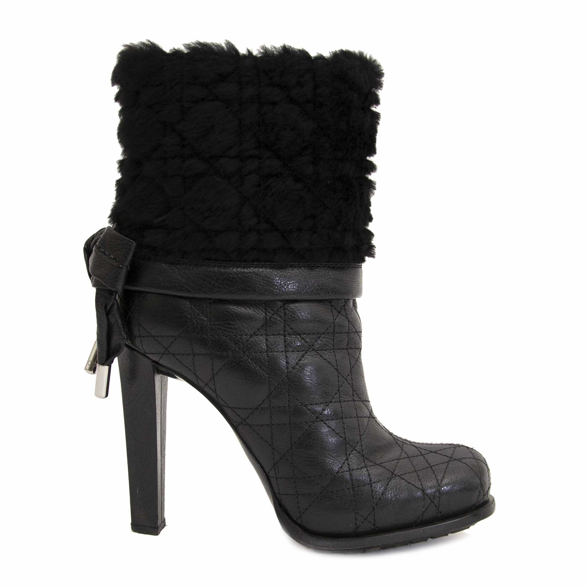 Dior Heeled Quilted Boots Fur size 38.5 Labellov Buy and Sell Authentic Luxury