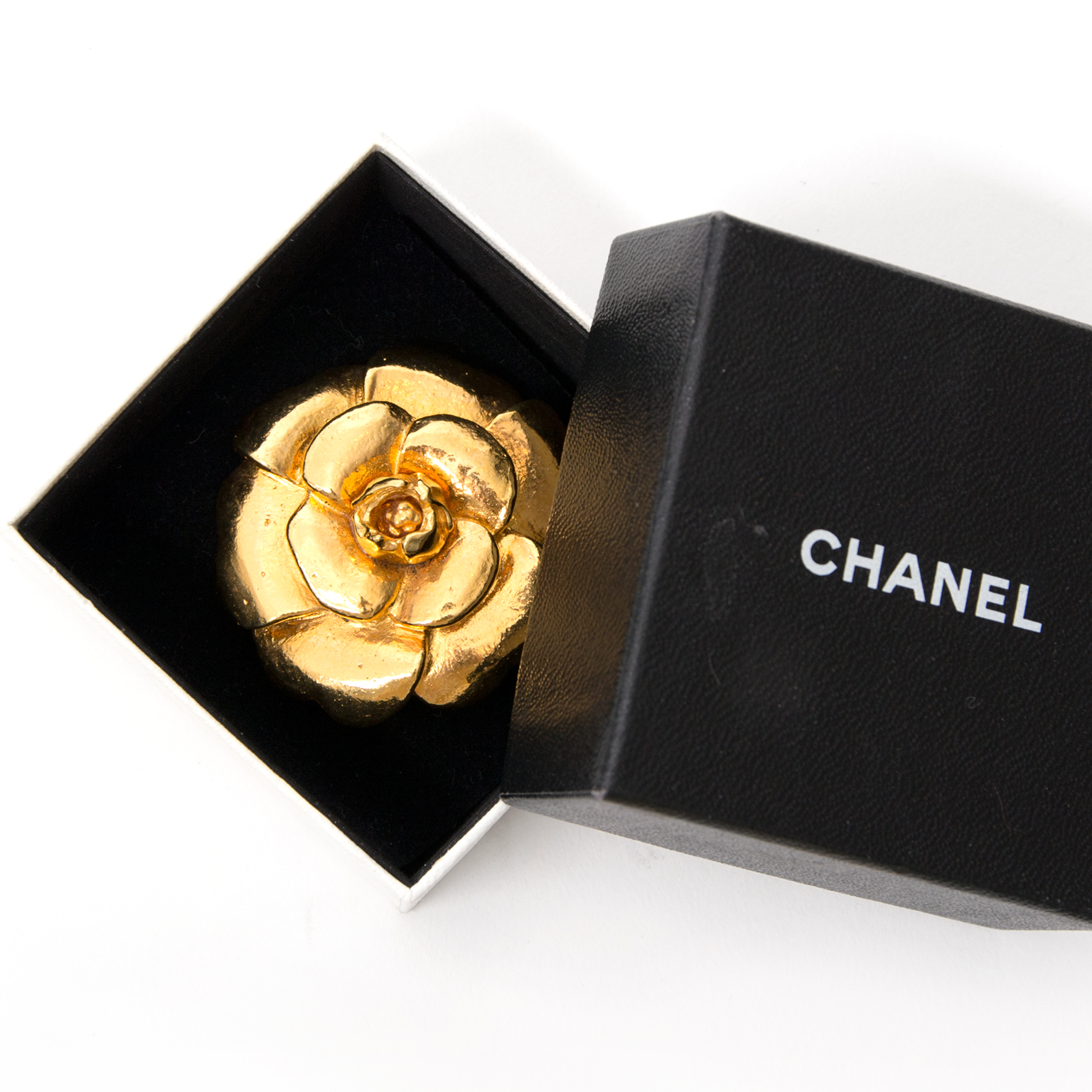 Chanel Gold Plated Floral Brooch ○ Labellov ○ Buy and Sell