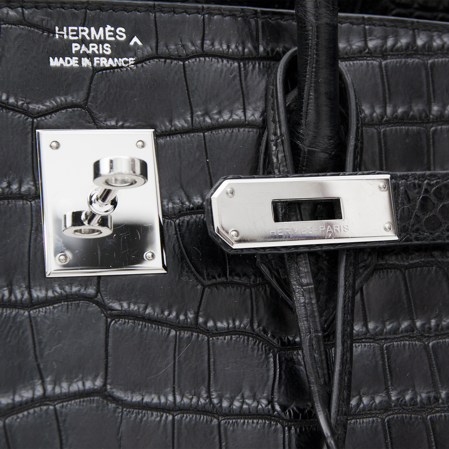 Hermès Birkin 35 Black Matte Alligator PHW ○ Labellov ○ Buy and Sell  Authentic Luxury