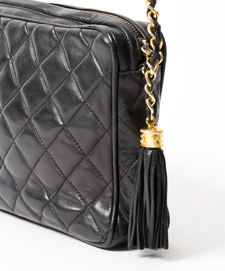Chanel Vintage Quilted Tassel Bag ○ Labellov ○ Buy and Sell Authentic Luxury