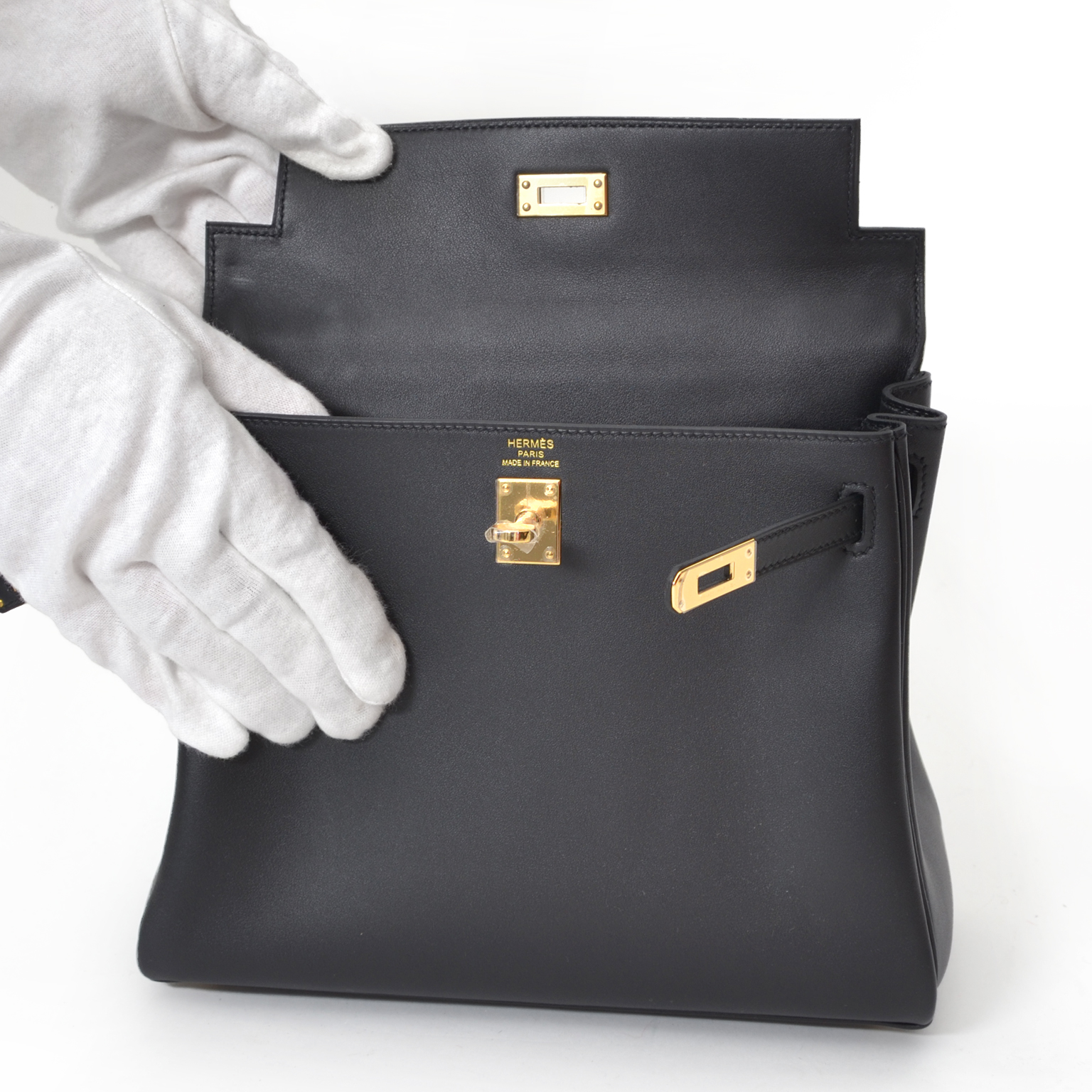 Hermès Kelly 25 Noir (Black) Swift Gold Hardware GHW — The French
