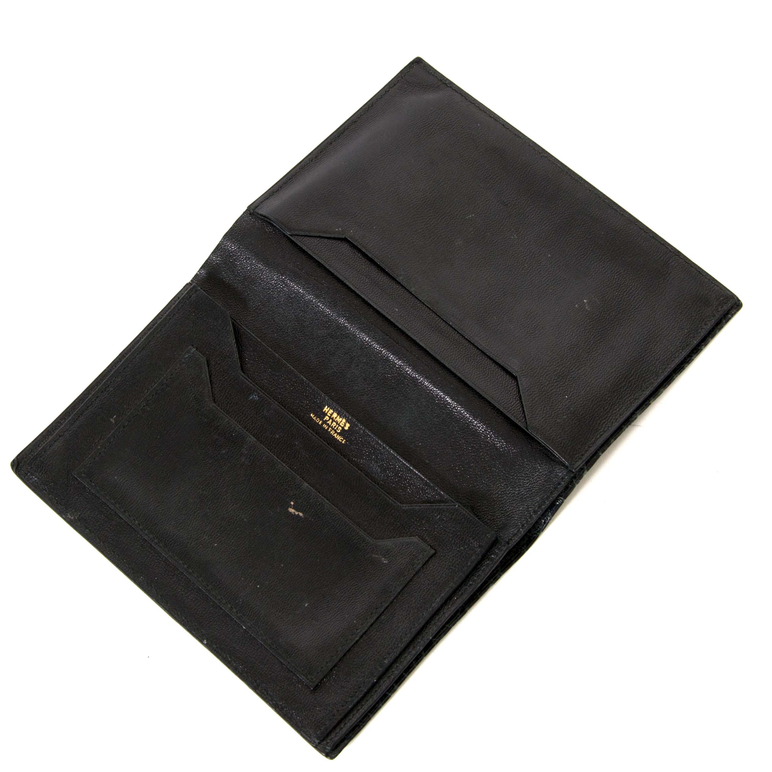 Hermès Black Vintage Crocodile Passport Holder ○ Labellov ○ Buy