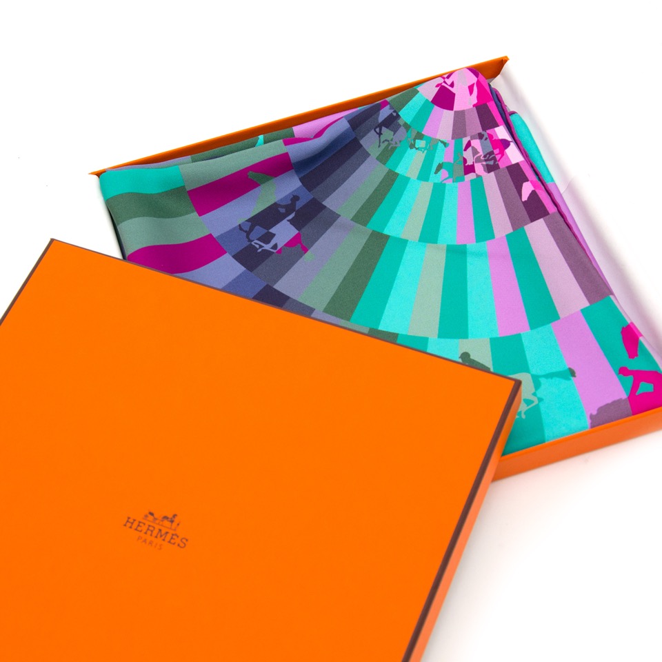 送料込み【HERMES】エルメス GALOP CHROMATIQUE SILK SCARF Hermès Silk Scarf Carre 