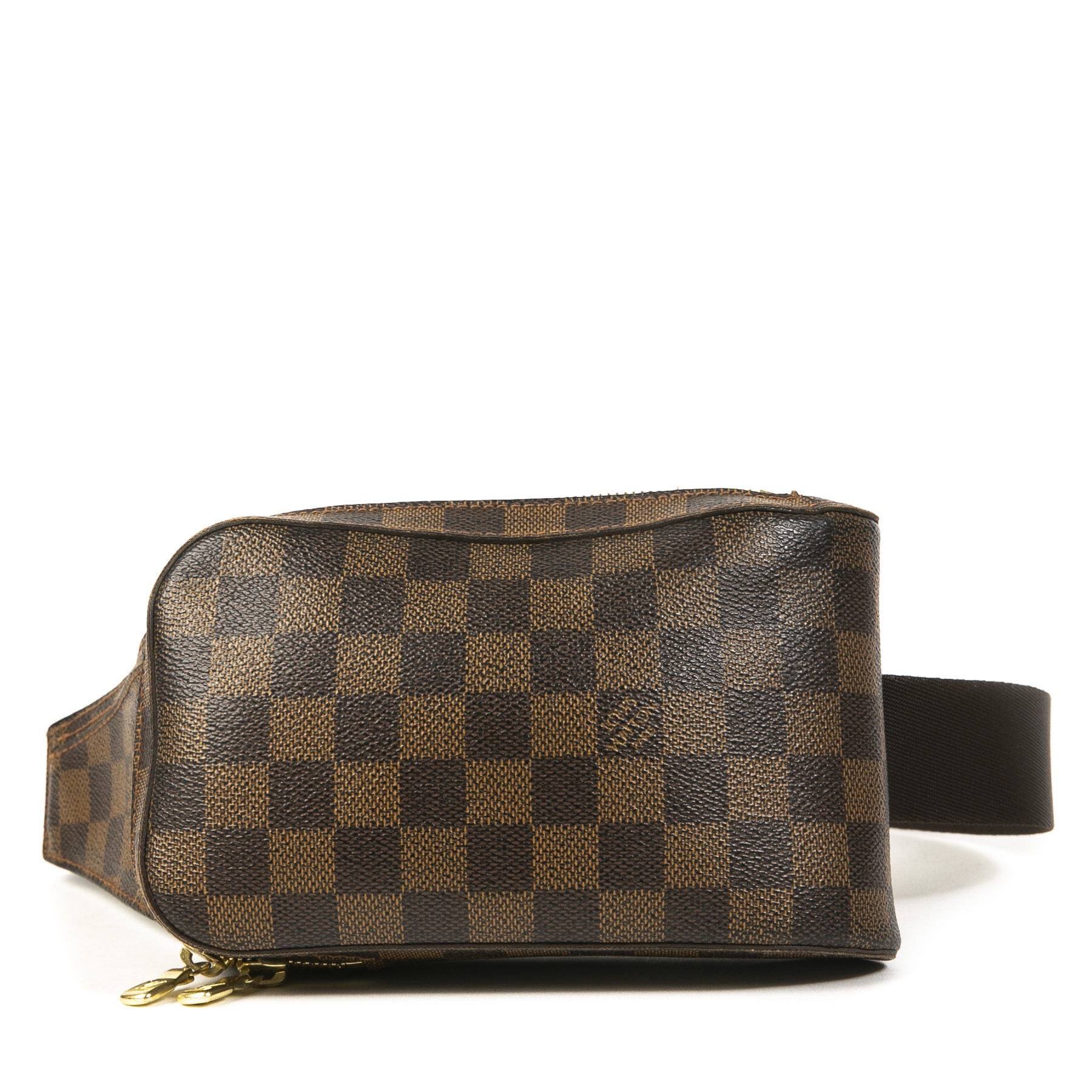 15673 P2500 Louis Vuitton Damier Graphite 2018 Men Geronimos Hip Bag can be worn around the waist or carried across the shoulder Mens Fashion Bags Sling Bags on Carousell #37 15673 P2500 Louis Vuitton Damier Graphite 2018 Men Geronimos Hip Bag can be worn around the waist or carried across the shoulder Mens Fashion Bags Sling Bags on Carousell