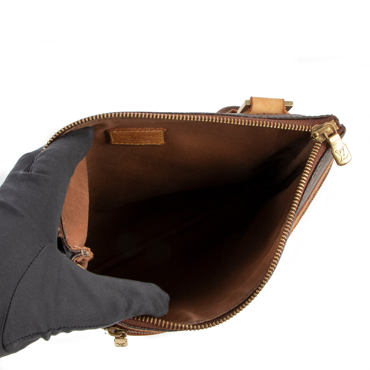 Louis Vuitton Pochette Bosphore Crossbody - Mens Bags - LOU34360, The  RealReal
