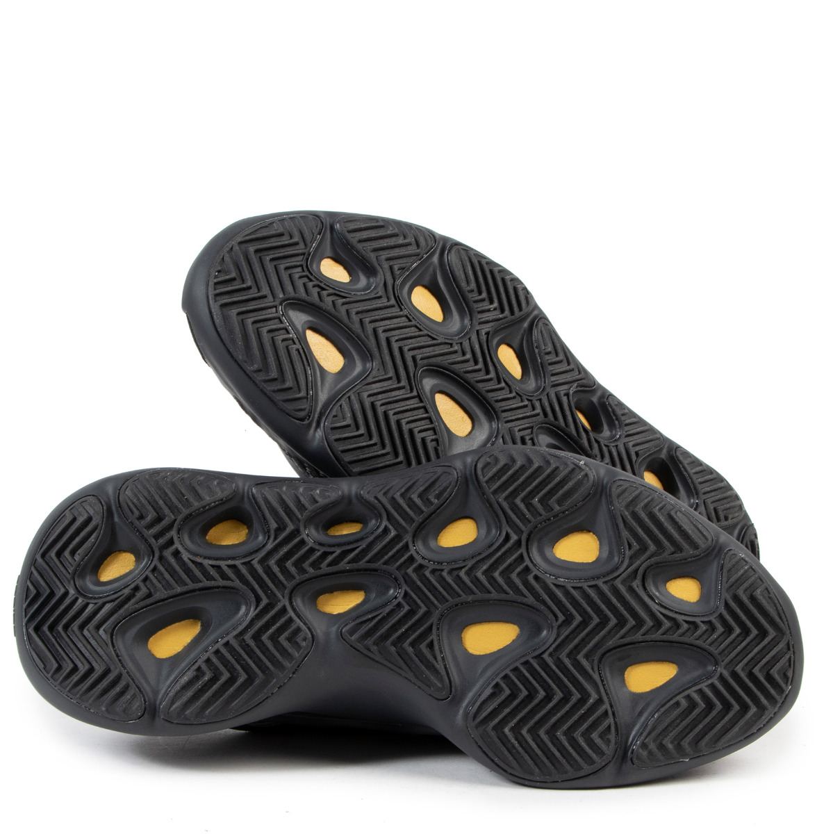 ll00067_adidas_black_sneackers