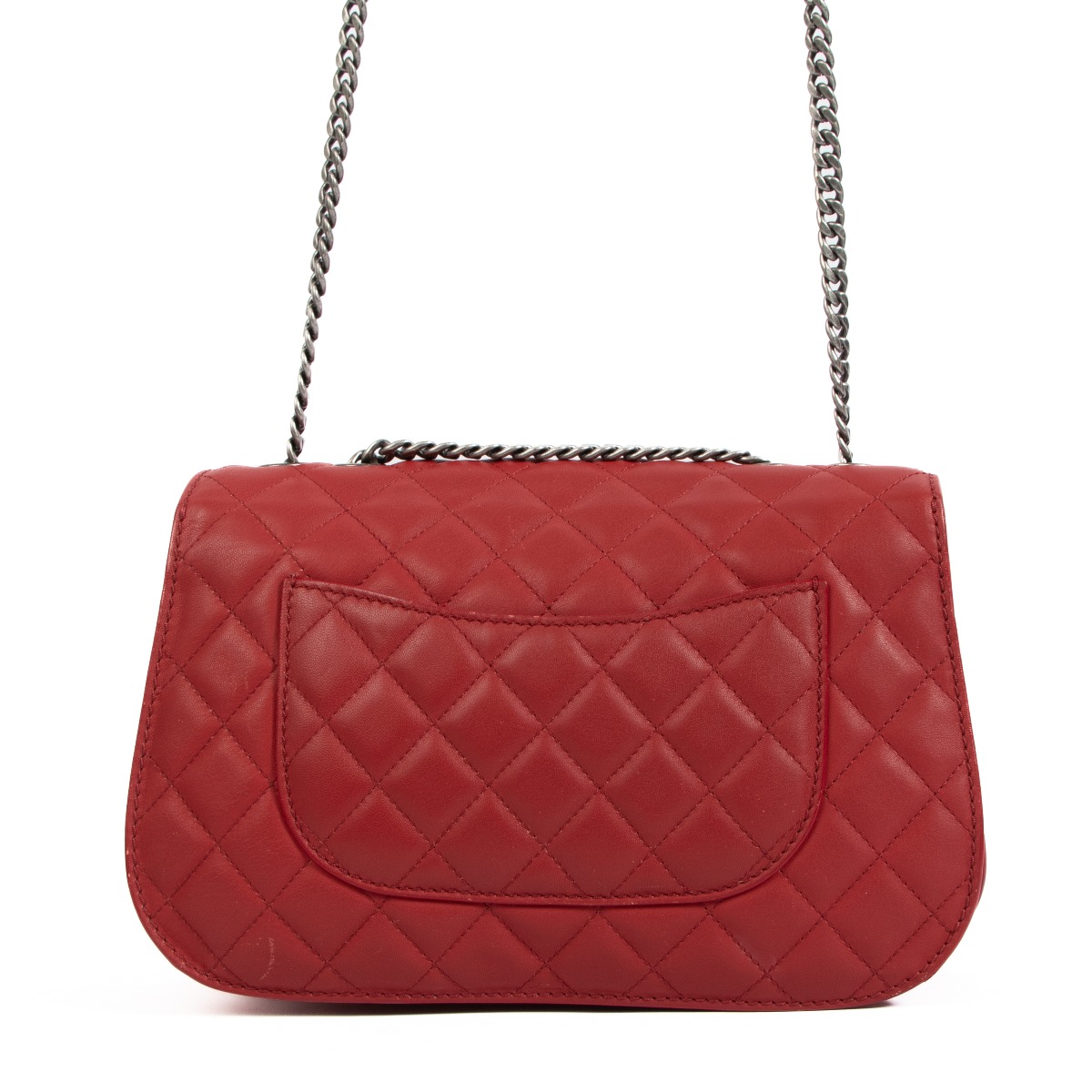 ll00331_chanel_red_quilted_lea