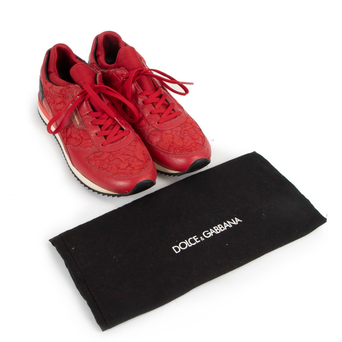 ll00457_d_g_red_sneackers.jpg