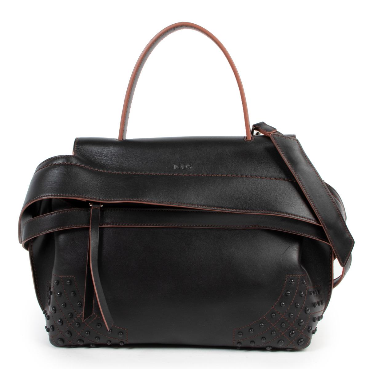 Tod s Black Leather Wave Bag Labellov Buy and Sell Authentic Luxury