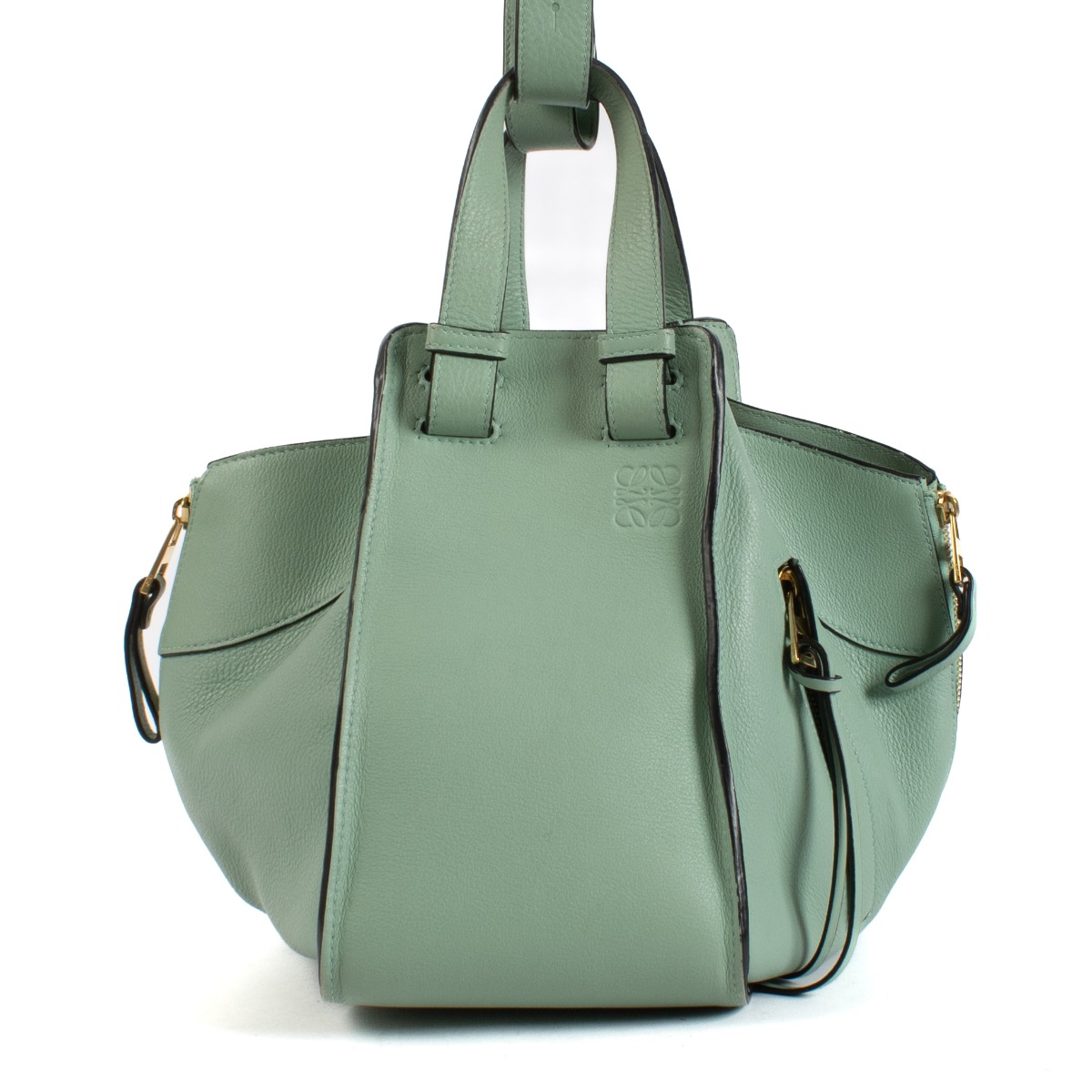 ショルダーバッグ・ポシェット LOEWE Medium Hammock Bag in Classic Calfskin in Aqua LOEWE Hammock Small Shoulder Bag Aqua