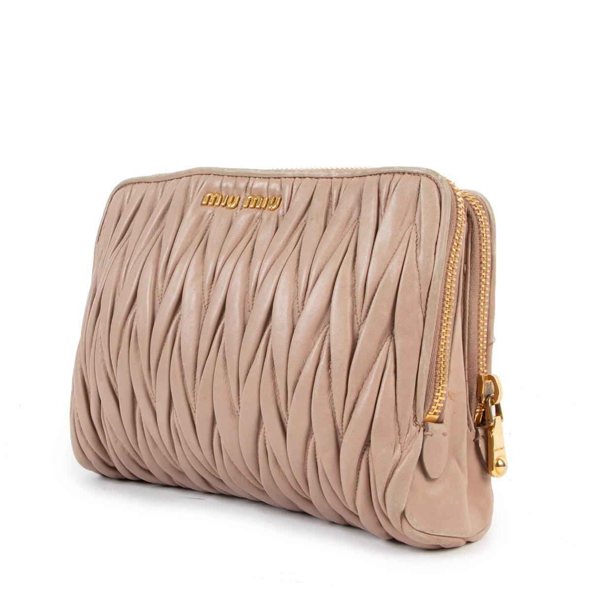 Miu Miu Nude Pink Matelassé Clutch ○ Labellov ○ Buy and