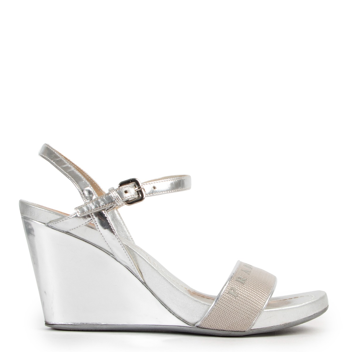 ll01138_prada_silver_sandals_1.jpg
