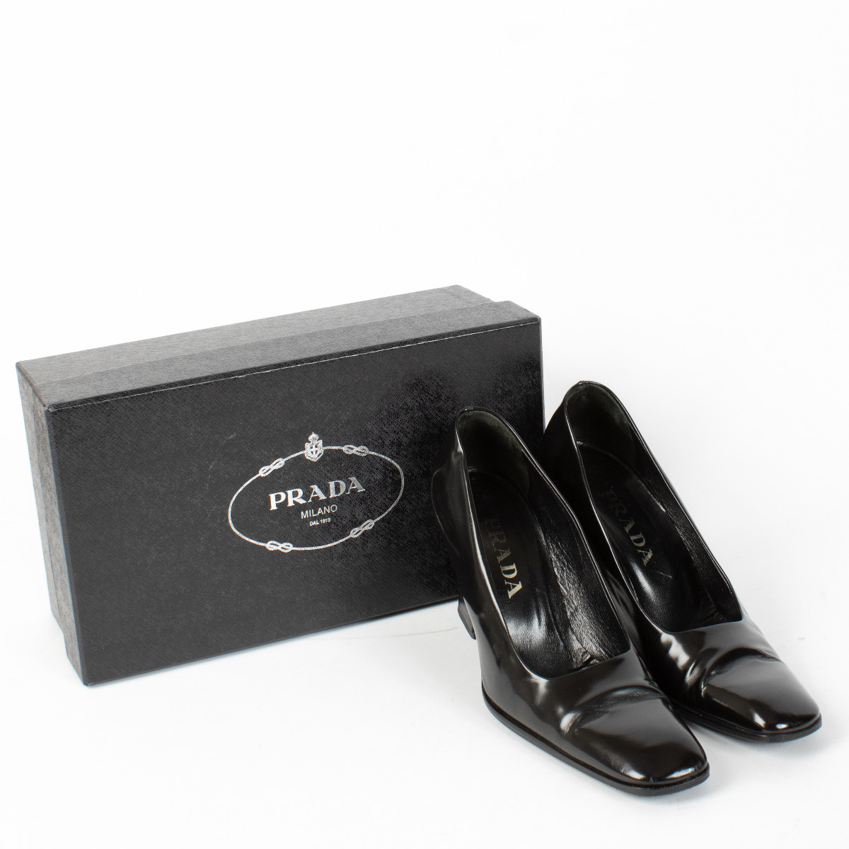 靴 PRADA Leather Low Heels 37 Prada Black Heels - size 37.5 ○ Labellov ○ Buy and Sell