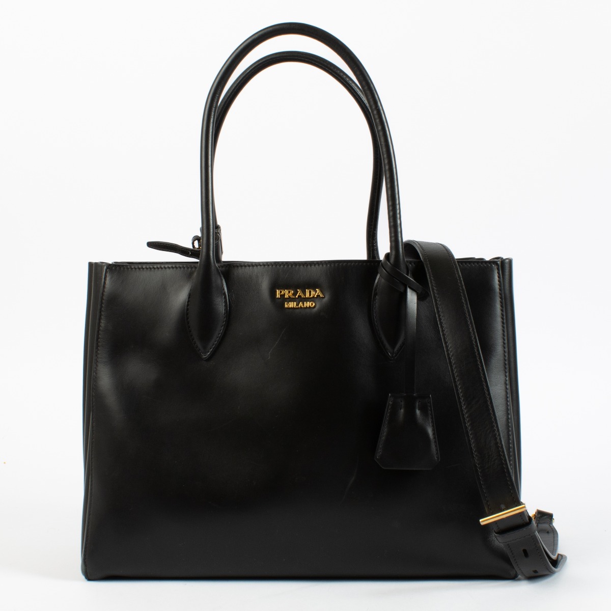 ll01932_prada_black_leather_sh