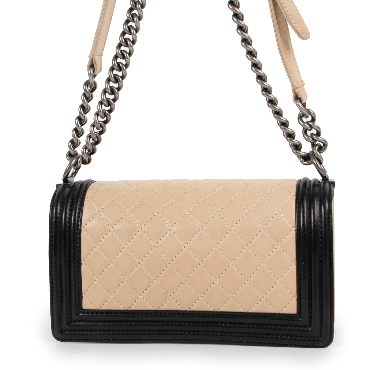 ll01950_chanel_leather_beige_b