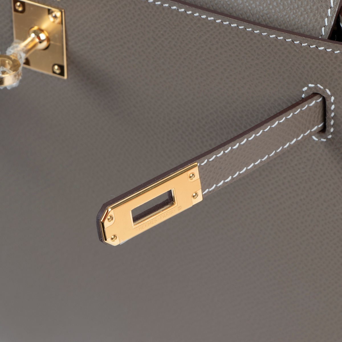 Hermès Kelly 25 Etoupe Epsom Palladium Hardware ○ Labellov ○ Buy and Sell  Authentic Luxury