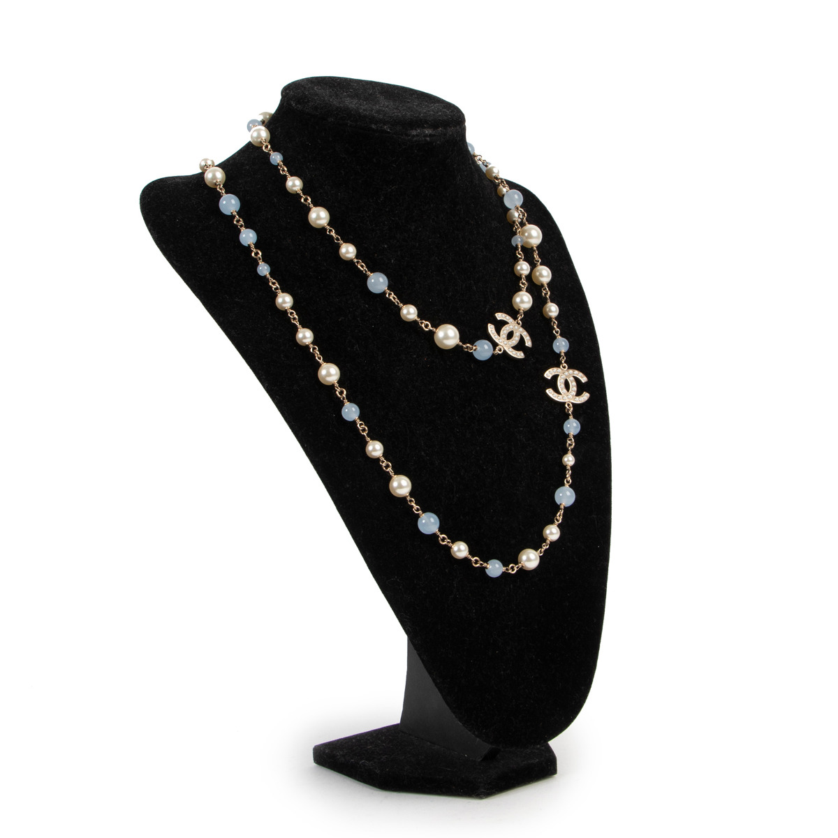 MOD Black & White Chanel Button Necklace — Blue Blood Metal | Vintage Rings  & Necklaces